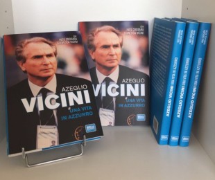 La copertina del libro di Vicini